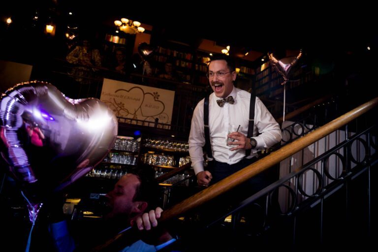 Eventgalerie Obernburg als Party-Highlight: Hochzeitsfeier mit rhythmischer Musik und glücklichen Gesichtern.