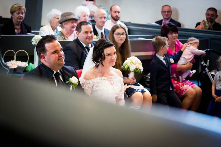 Strahlende Gesichter in der Kirche: Das frisch vermählte Paar in Bad Vilbel.