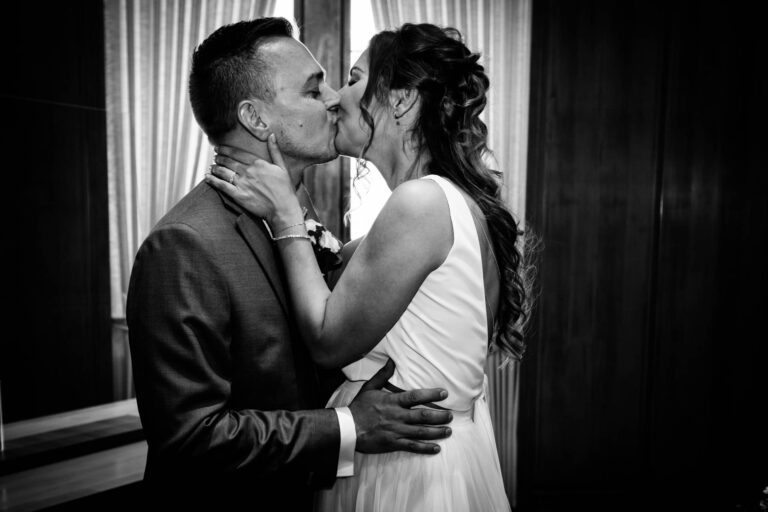 Hochzeitskuss im Römer