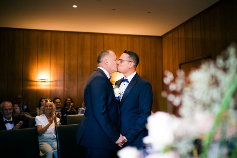 Schwule Hochzeit im Römer Frankfurt.
